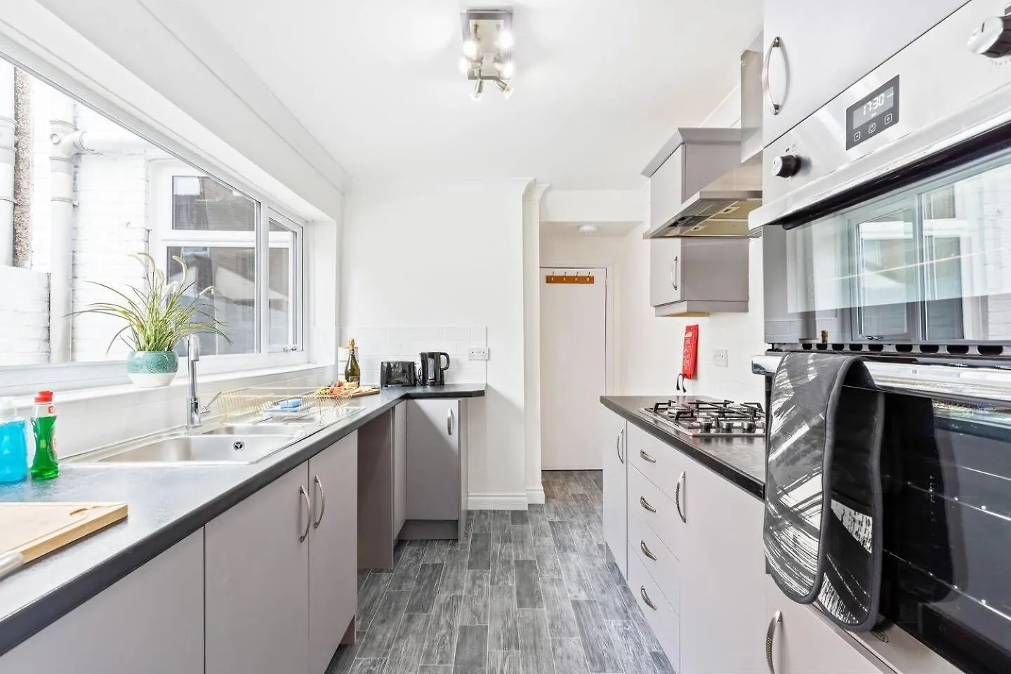 招待所 Suite #2 - Central Location - Private Ensuite, Smart Tv, Fast Wifi By Yoko Property 雷德卡