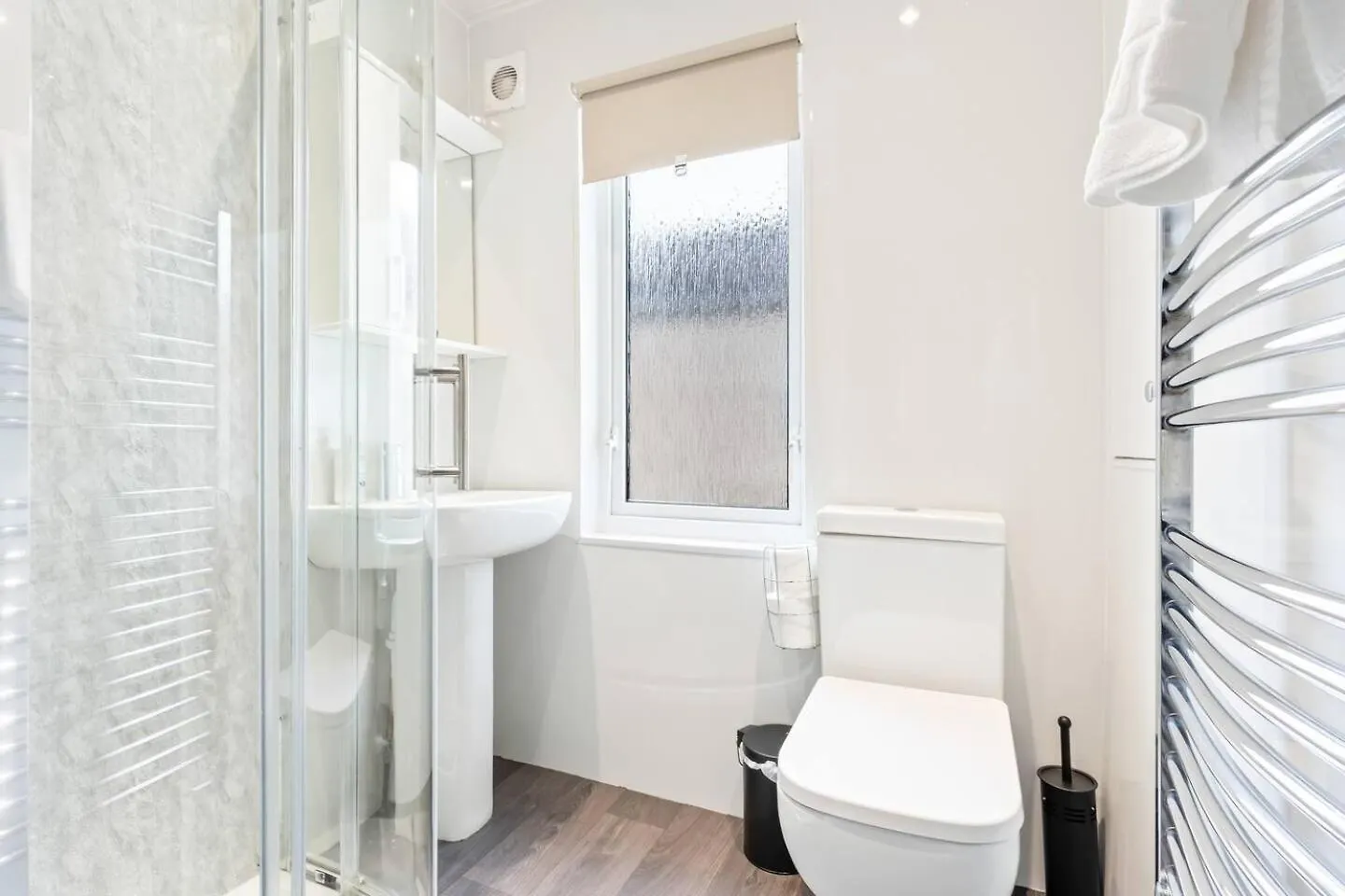 Suite #2 - Central Location - Private Ensuite, Smart Tv, Fast Wifi By Yoko Property 레드카 영국